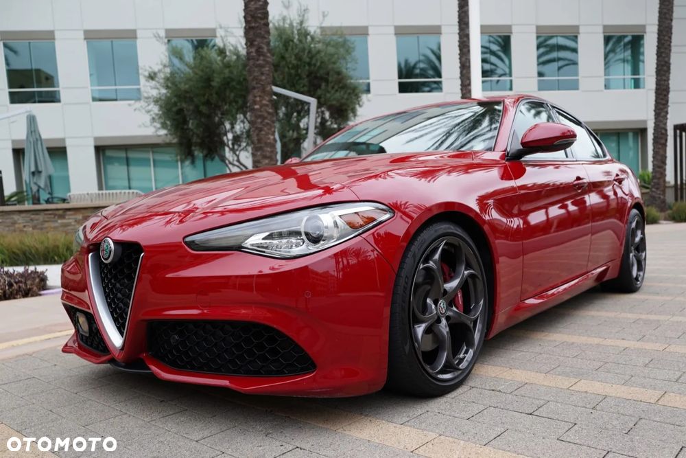Alfa Romeo Giulia 2.0 Turbo 16V AT8-Q4 Ti - 1