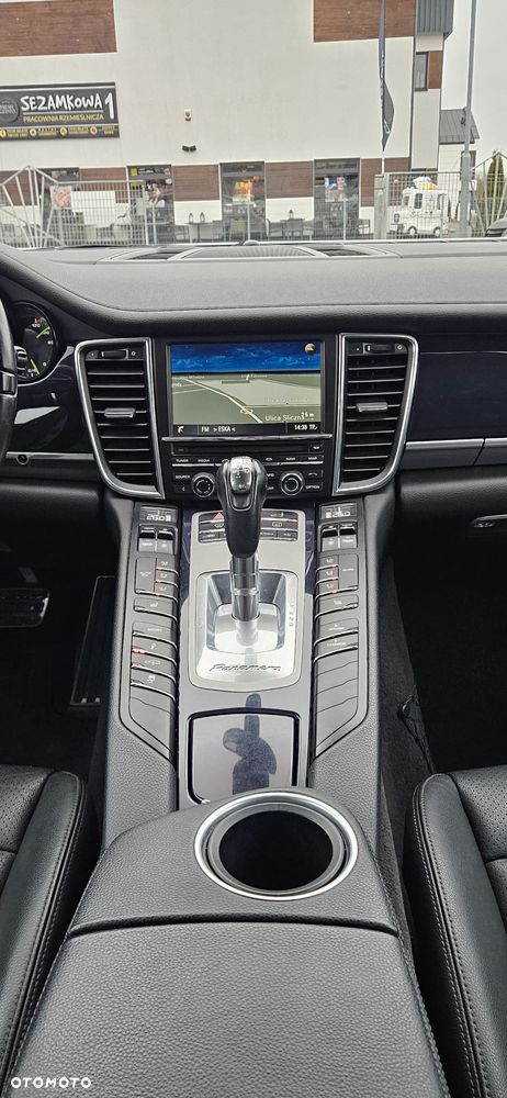 Porsche Panamera - 21