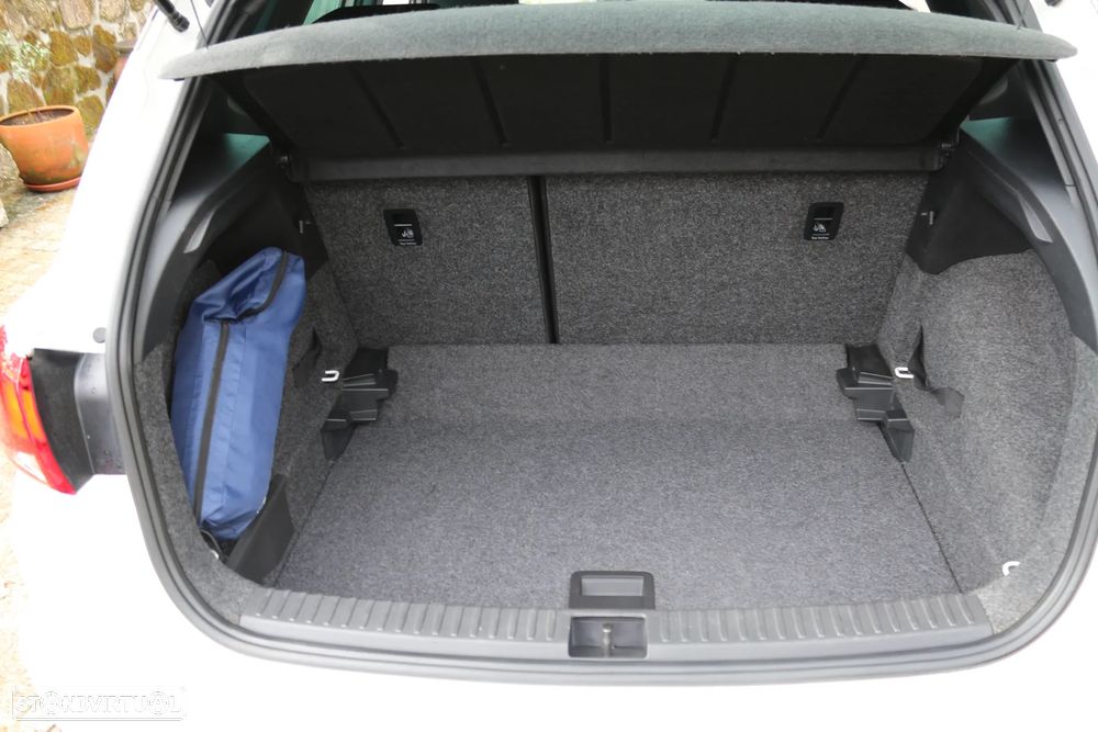 SEAT Arona 1.0 TSI Xcellence — fotografia 20