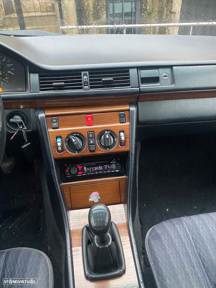 Mercedes-Benz W124 (1984-1997) 250 D - 4