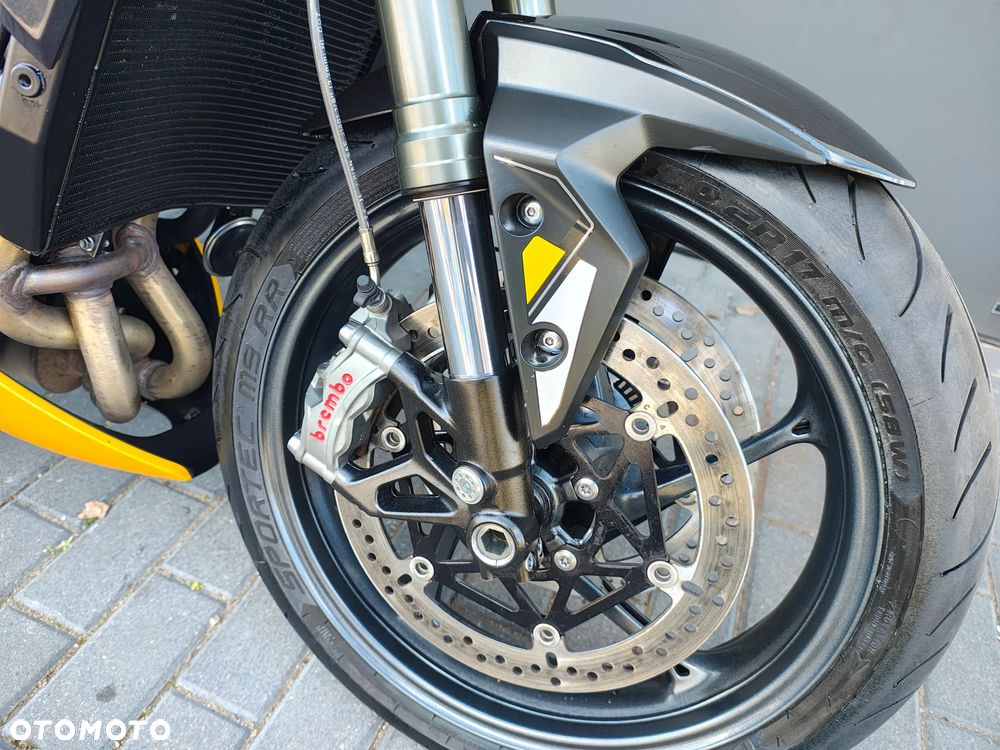 Triumph Street Triple - 23