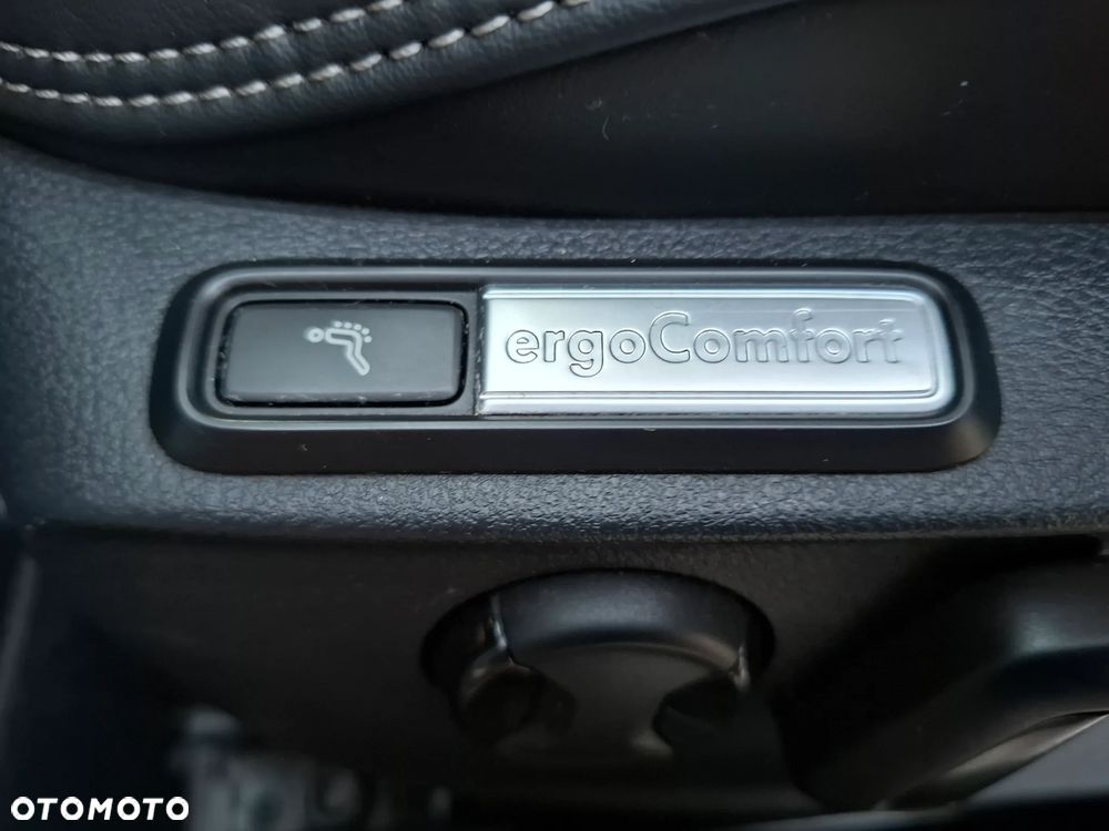 Volkswagen Passat 2.0 TDI SCR 4Motion DDG Highline - 15