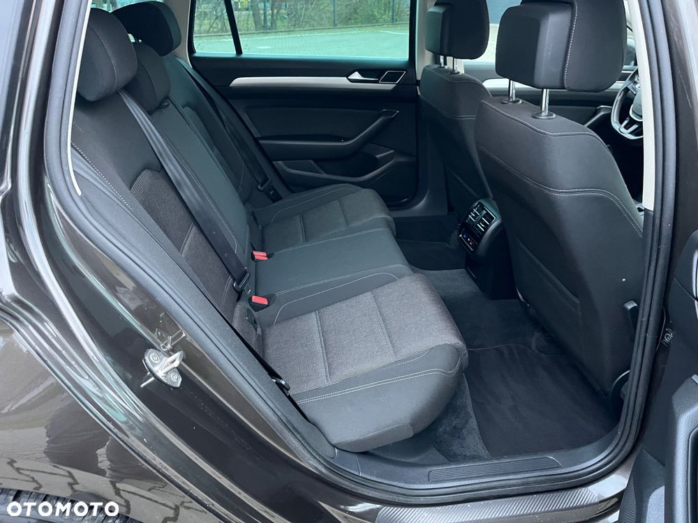 Volkswagen Passat Variant 1.8 TSI BMT Comfortline - 10