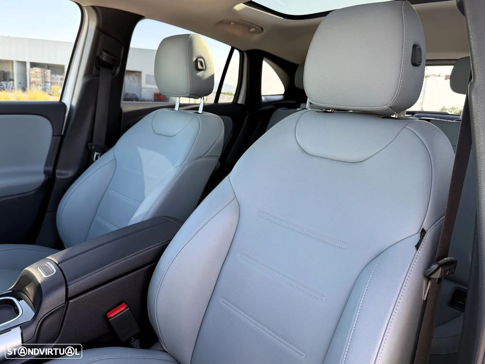 Mercedes-Benz GLA 180 d Progressive - 43