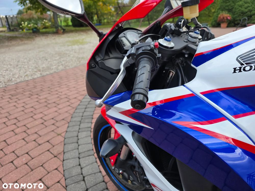 Honda CBR - 16