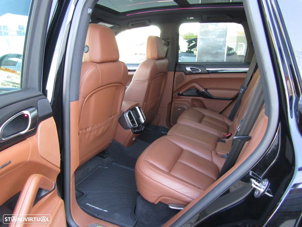 Porsche Cayenne S E-Hybrid - 31