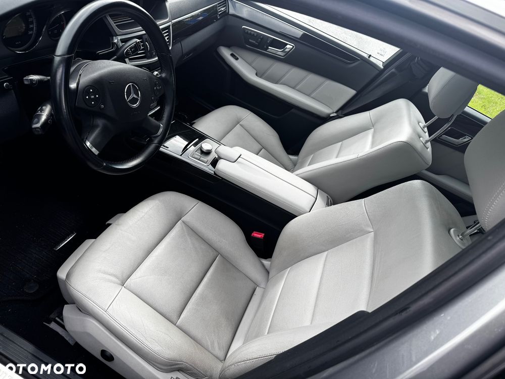 Mercedes-Benz Klasa E 350 CDI DPF 4Matic BlueEFFICIENCY 7G-TRONIC Avantgarde - 7