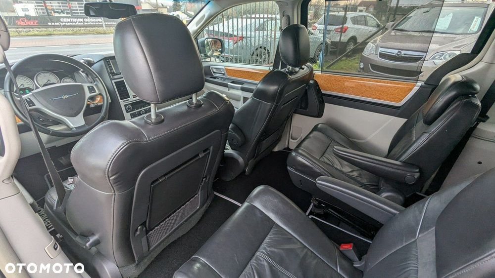 Chrysler Grand Voyager - 34