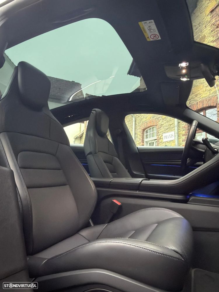 Porsche Taycan Standard - 11