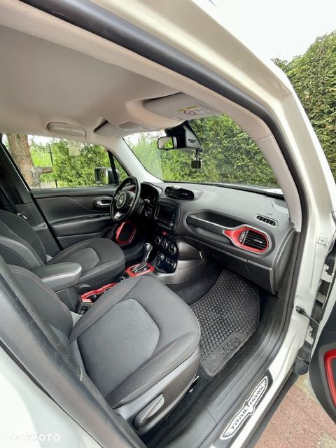Jeep Renegade - 14