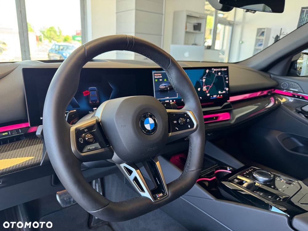 BMW Seria 5 520d xDrive - 13