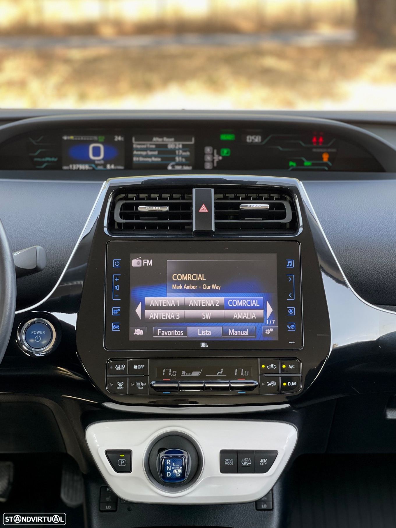 Toyota Prius 1.8 Plug-In Luxury Pele - 16