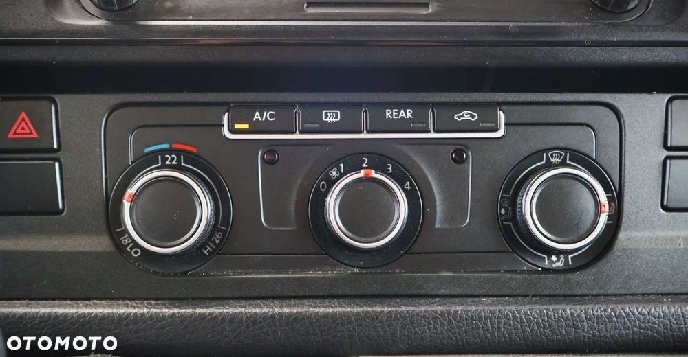 Volkswagen Caravelle - 31