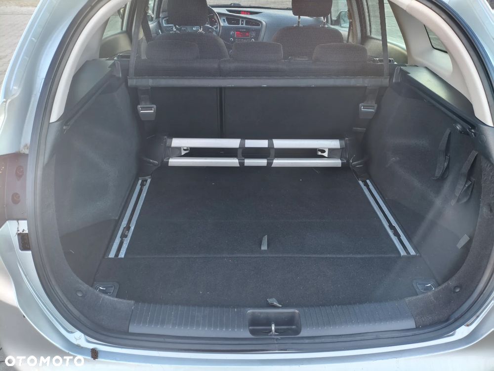 Kia Ceed 1.6 CRDi 128 Dream Team Edition - 19