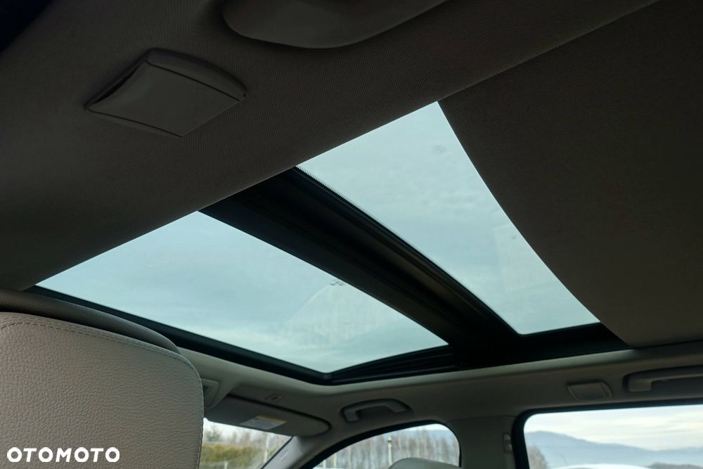 BMW Seria 5 530d xDrive Sport-Aut Modern Line - 34