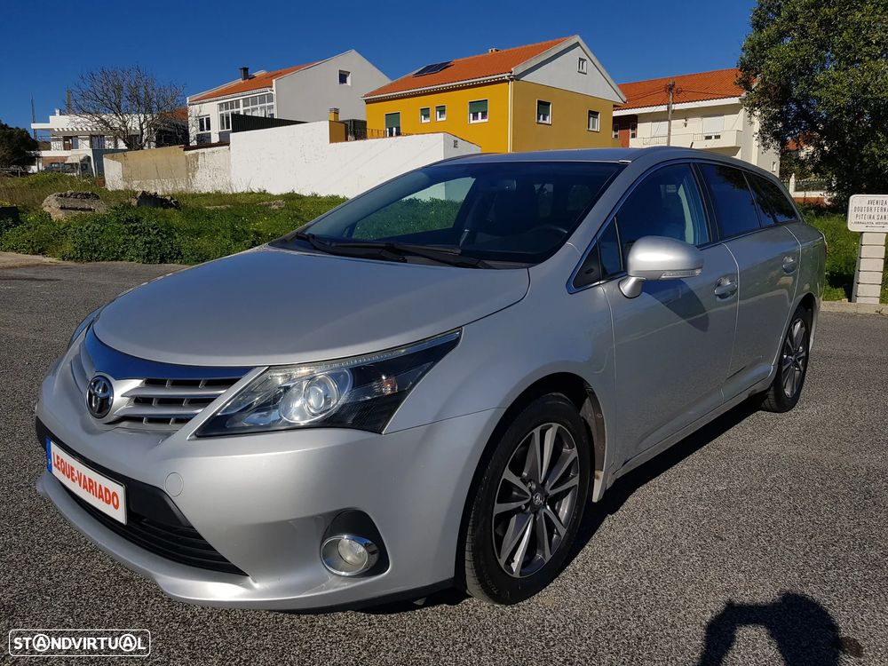 Toyota Avensis SW 2.0 D-4D Luxury+Navi - 2