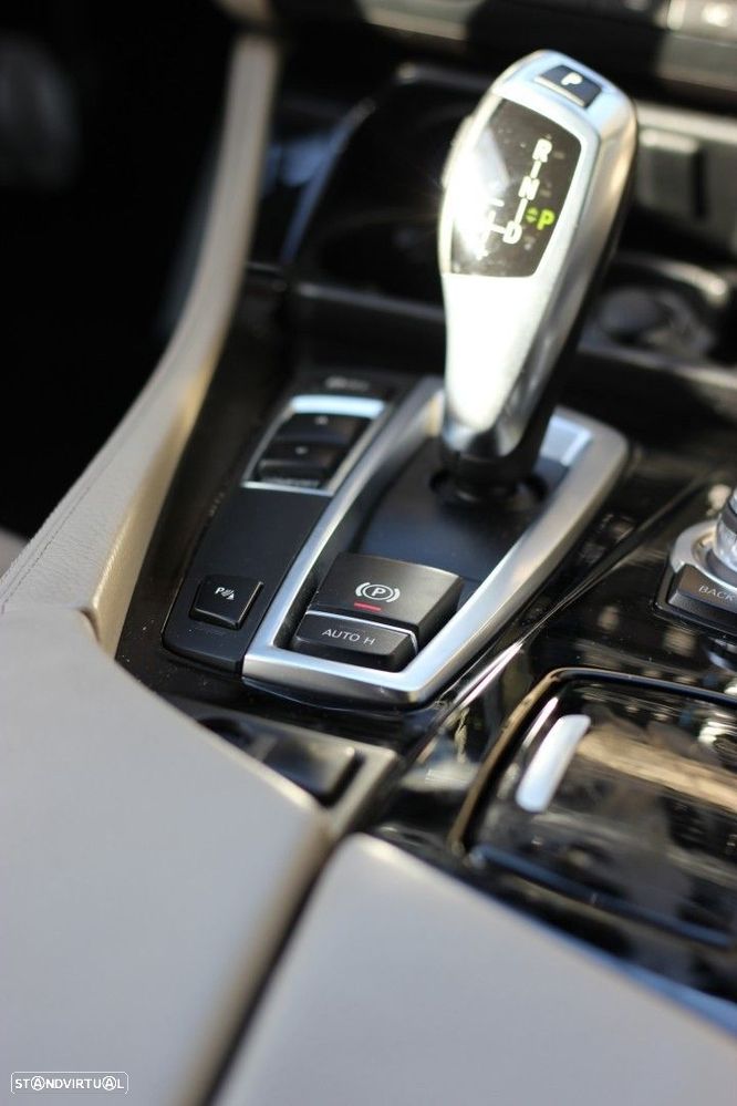 BMW 525 d xDrive Pack M Auto - 26