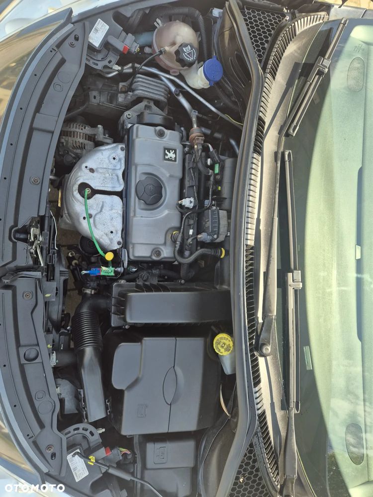 Peugeot 207 75 Urban Move - 34