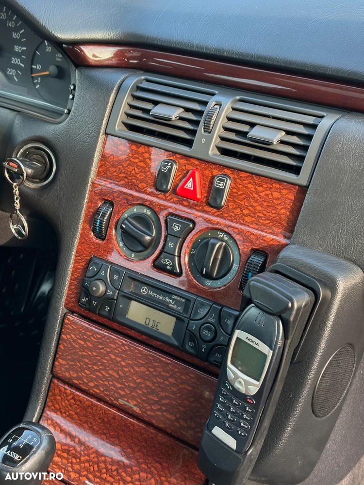 Mercedes-Benz E - 12