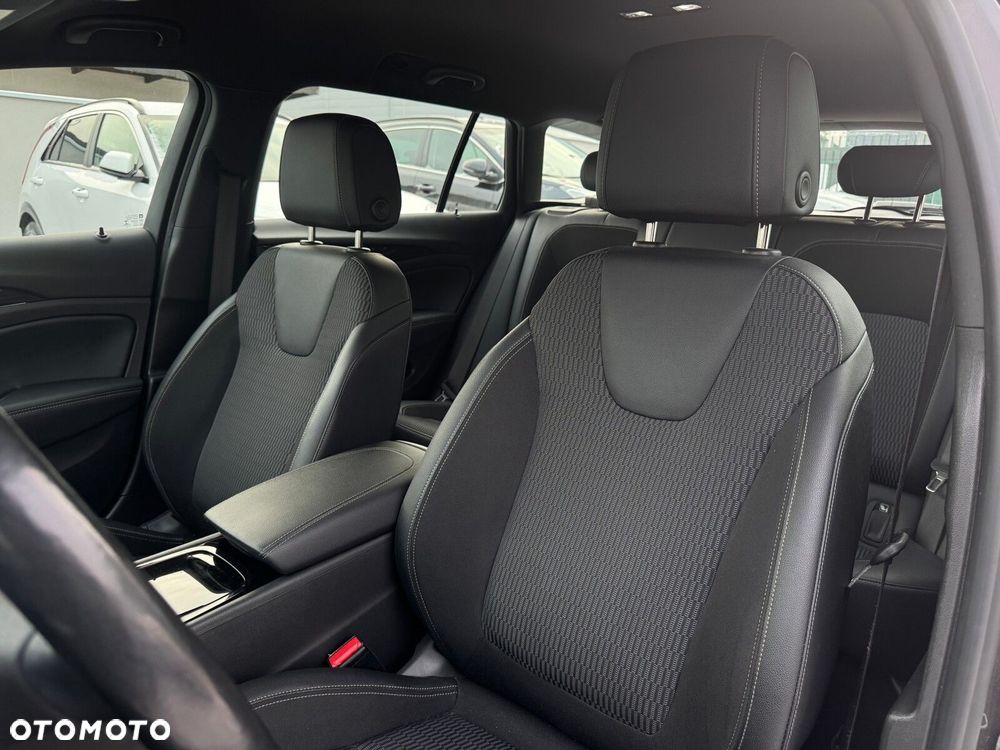 Opel Insignia - 10