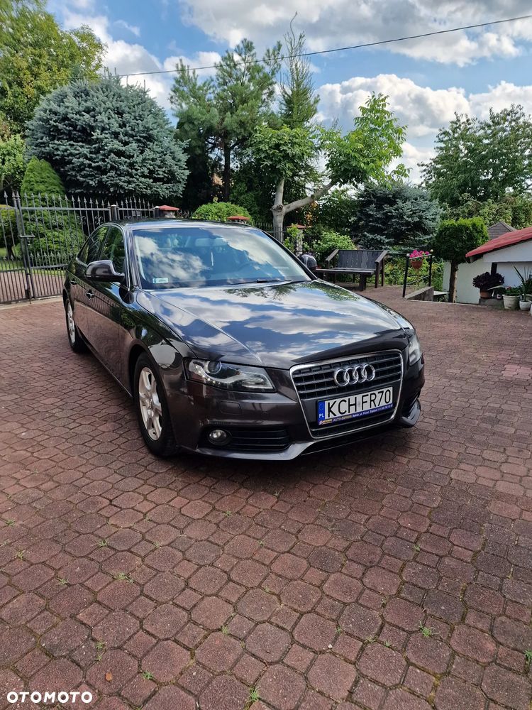 Audi A4 Limousine - 1