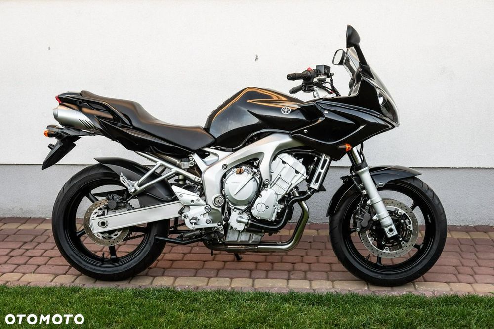 Yamaha FZ - 2