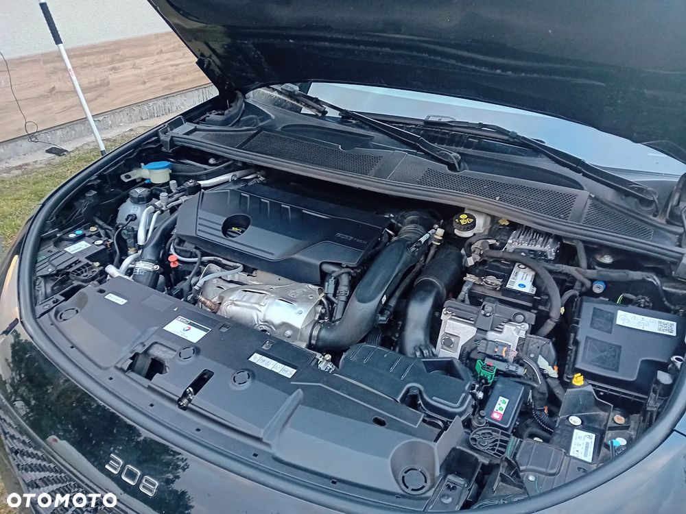 Peugeot 308 SW Plug-In Hybrid 225 e-EAT8 GT - 13