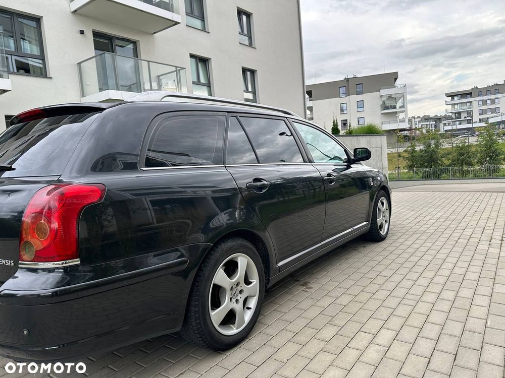 Toyota Avensis 2.0 D-4D High - 4
