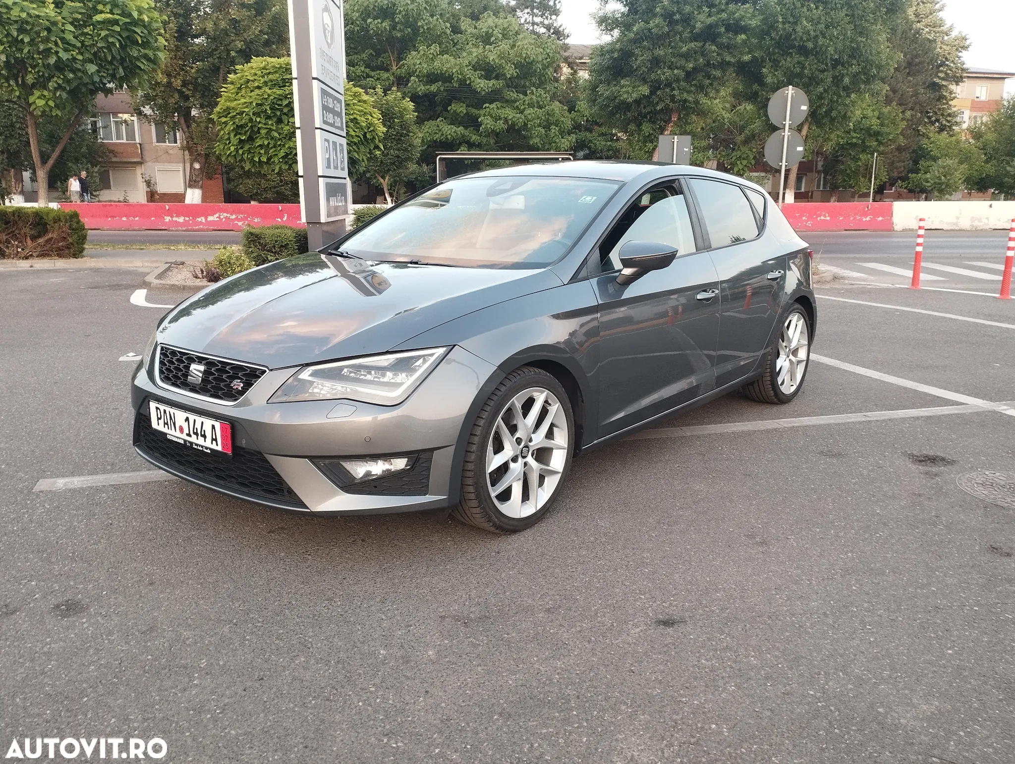 Seat Leon 2.0 TDI DPF Start&Stop FR - 9