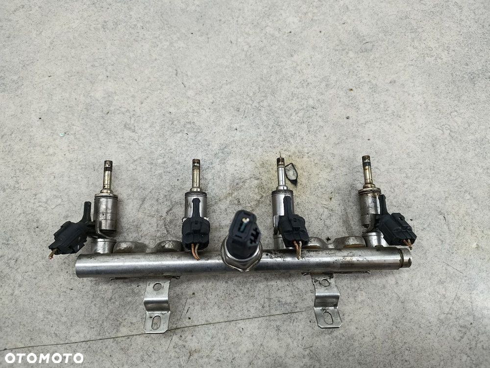 LISTWA WTRYSKOWA BENZYNA PEUGEOT 5008 V756805180 1.6 THP - 2