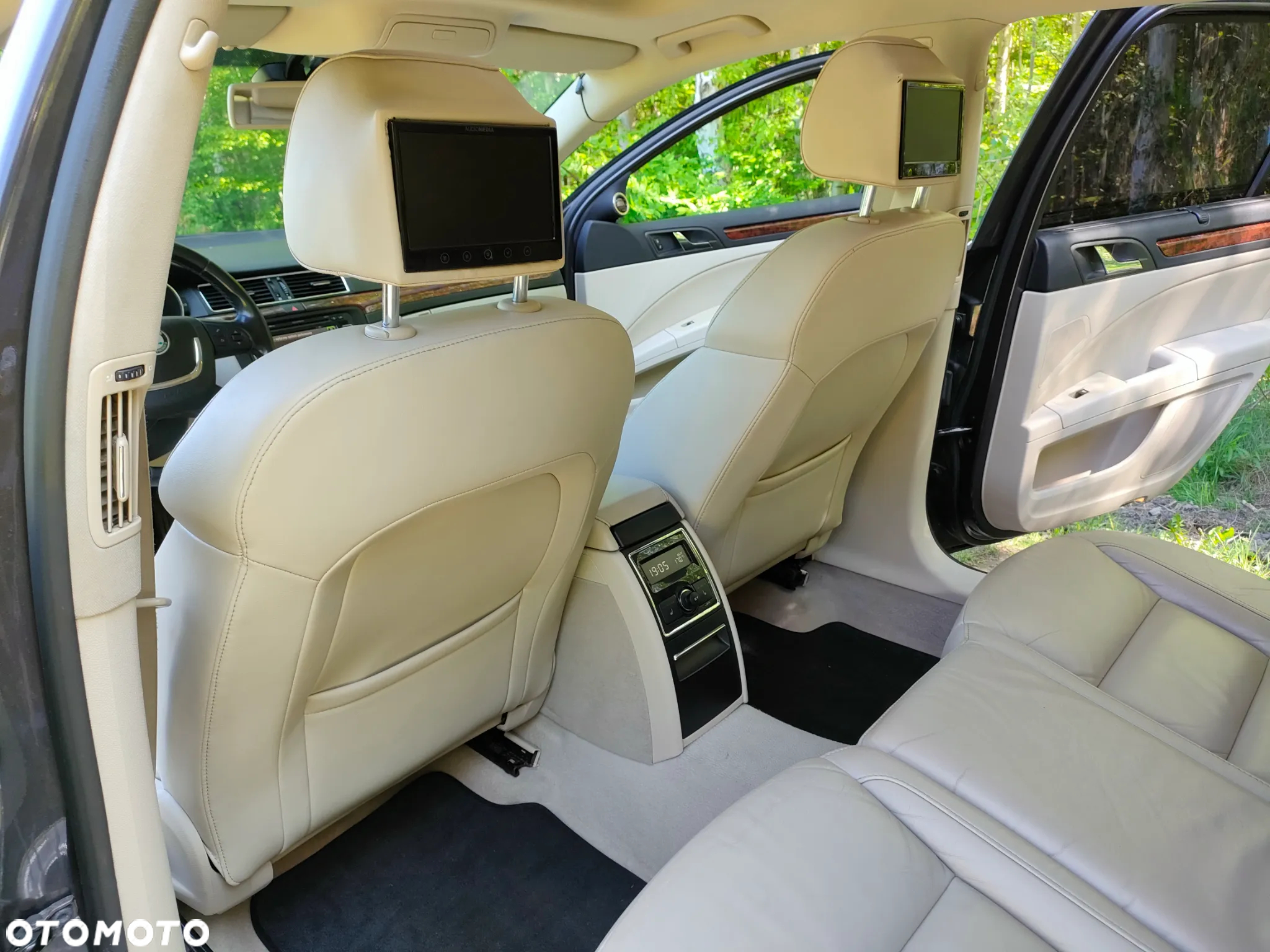 Skoda Superb 2.0 TSI Elegance DSG - 12
