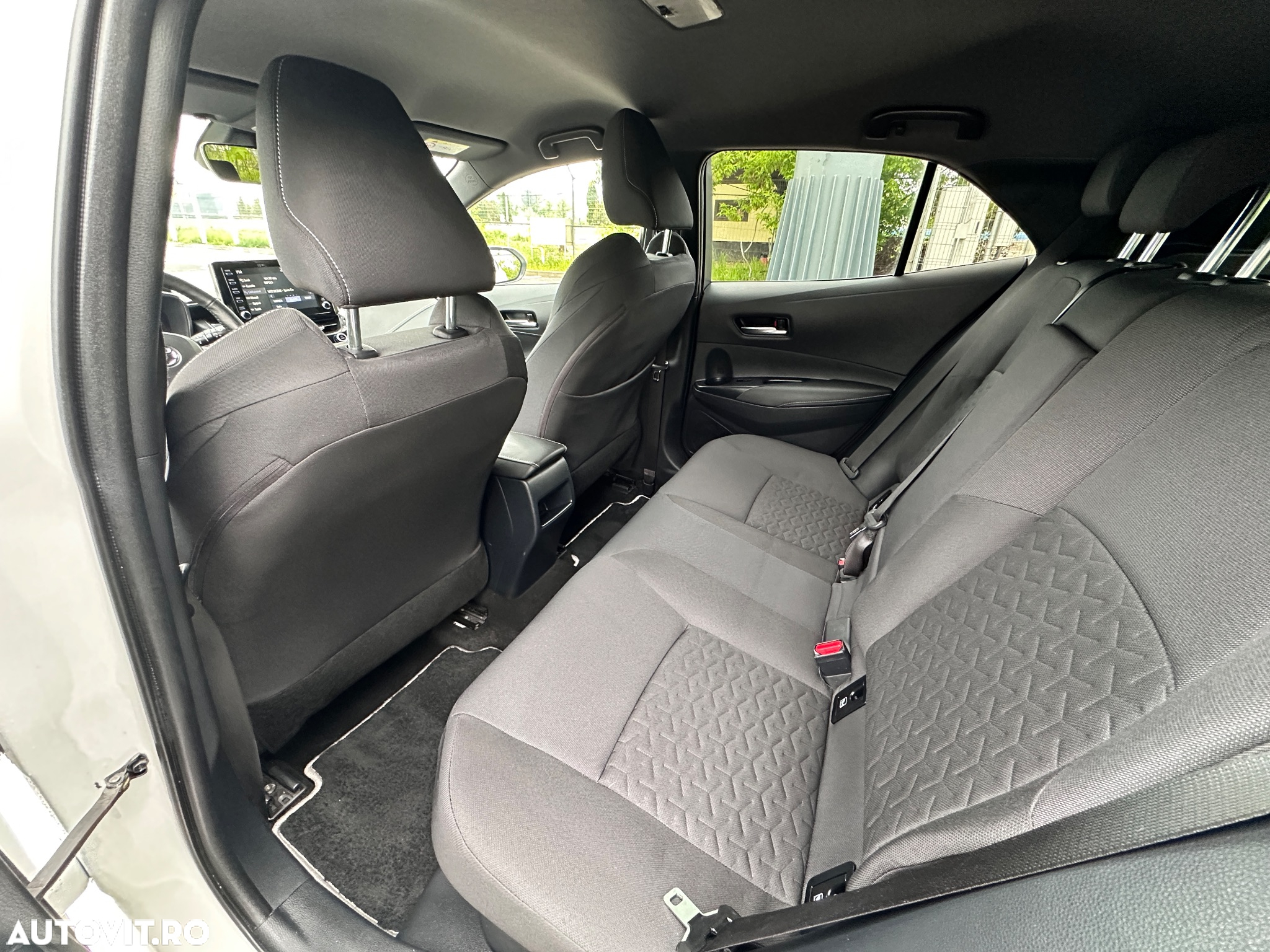 Toyota Corolla Sedan 1.8 HSD Dynamic - 11