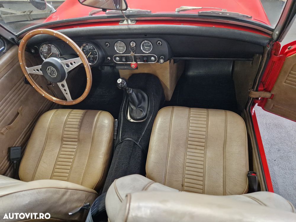 MG MGB - 11