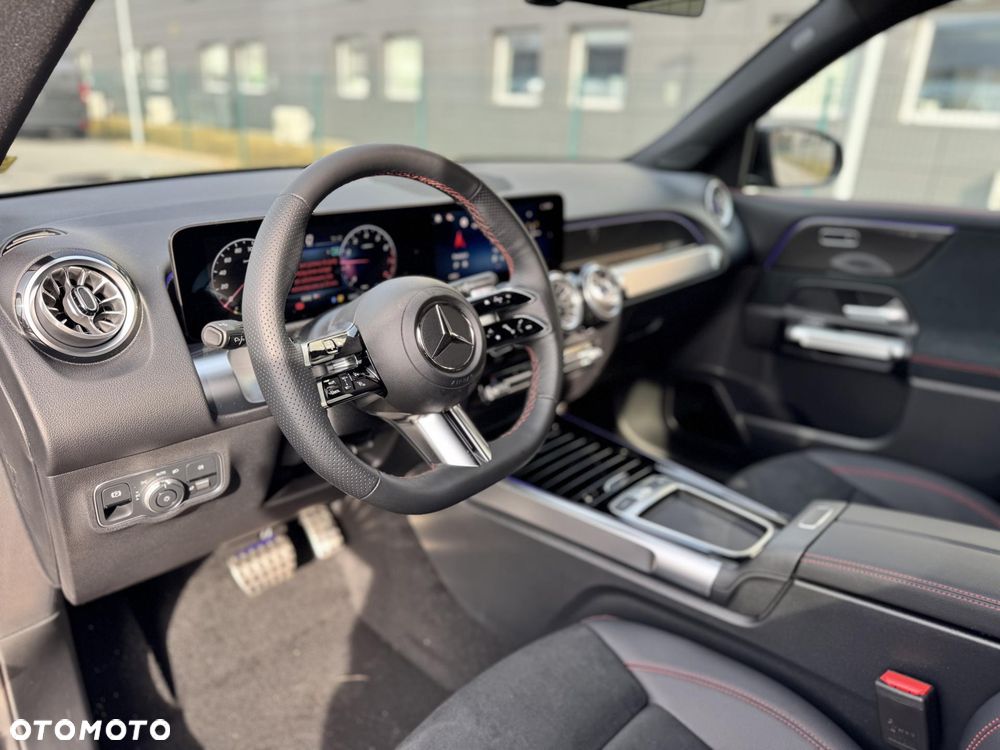 Mercedes-Benz GLB 200 AMG Line 7G-DCT - 14