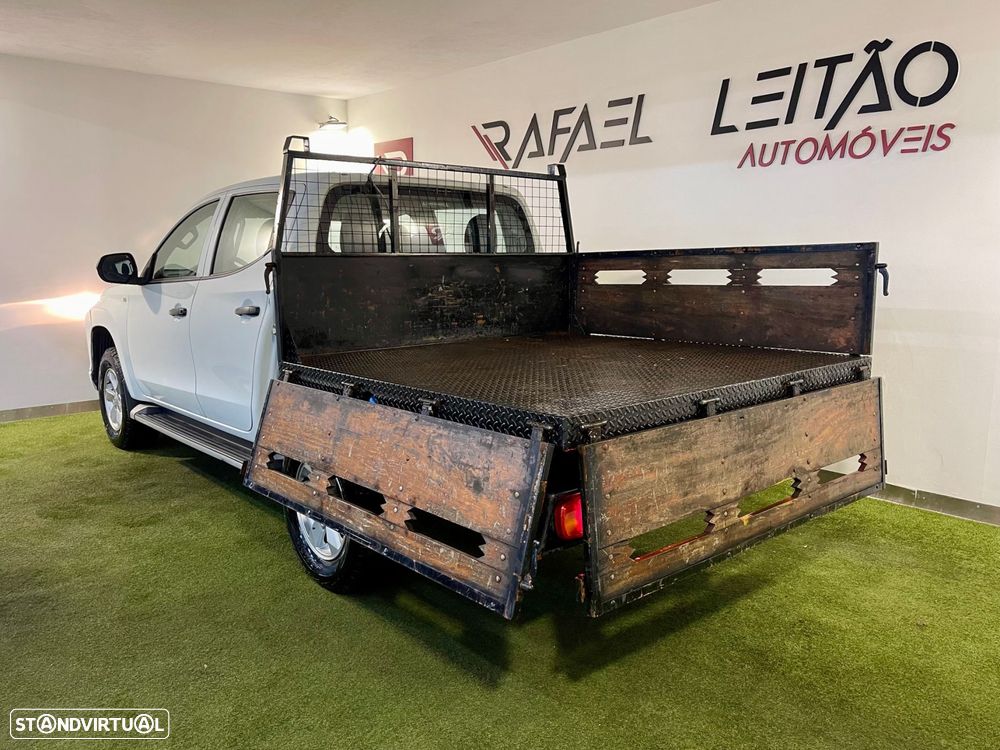 Mitsubishi L200 2.3 DI-D CD Invite 4WD - 9