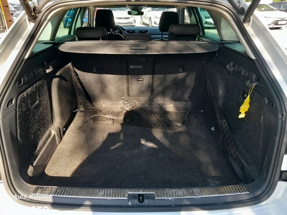 Skoda Superb 2.0 TDI SCR Style DSG - 34