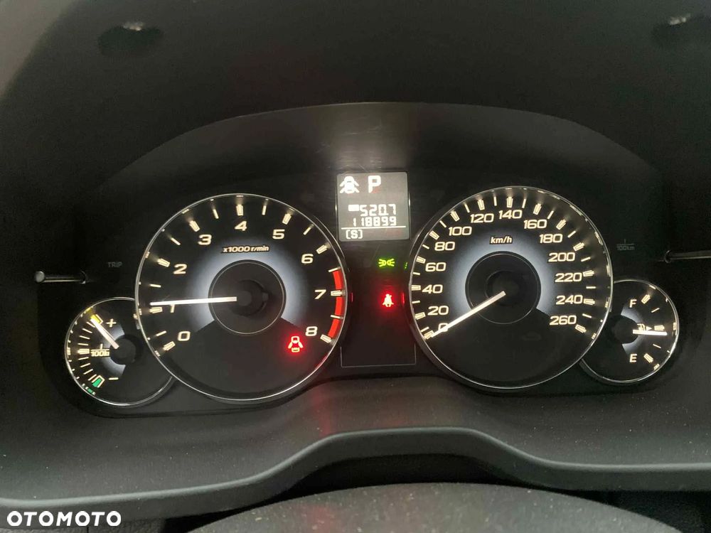 Subaru Legacy 2.5i GT - 10