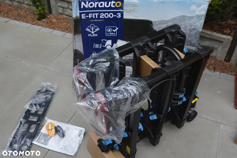 Norauto na 3 rowery na hak odchylany na klucz na elektryki - 1