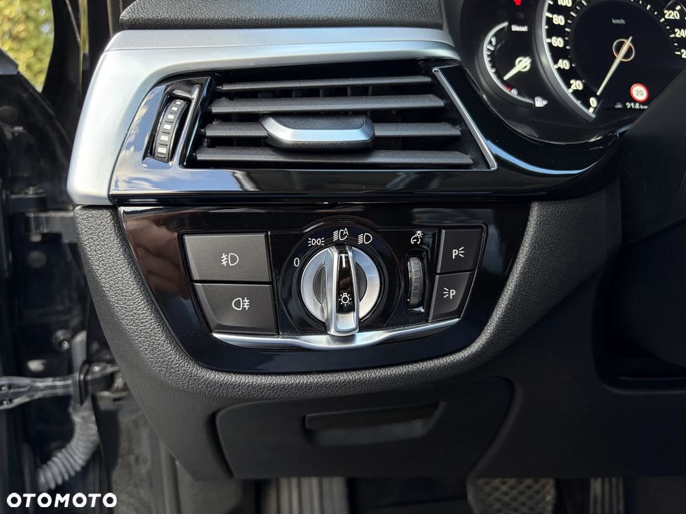 BMW Seria 5 520d - 34