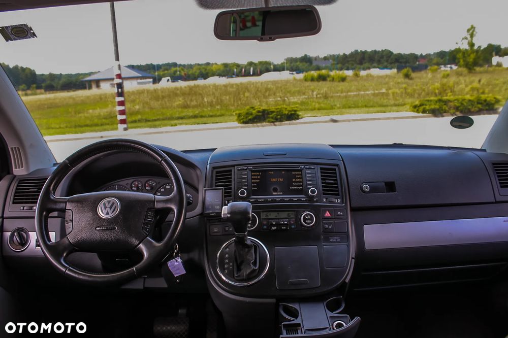 Volkswagen Multivan - 17