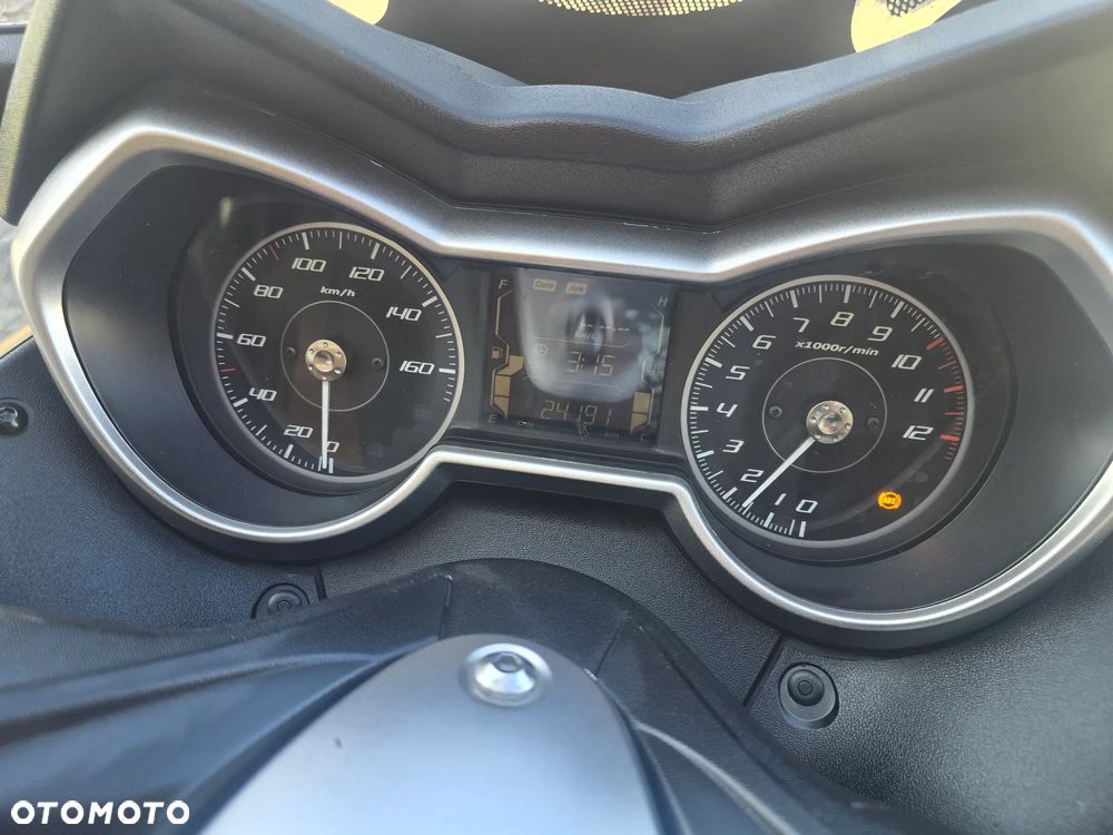 Yamaha X-max - 34