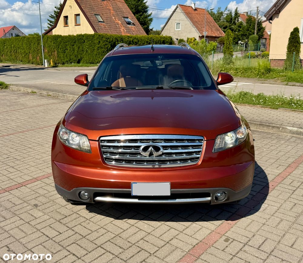 Infiniti FX - 12