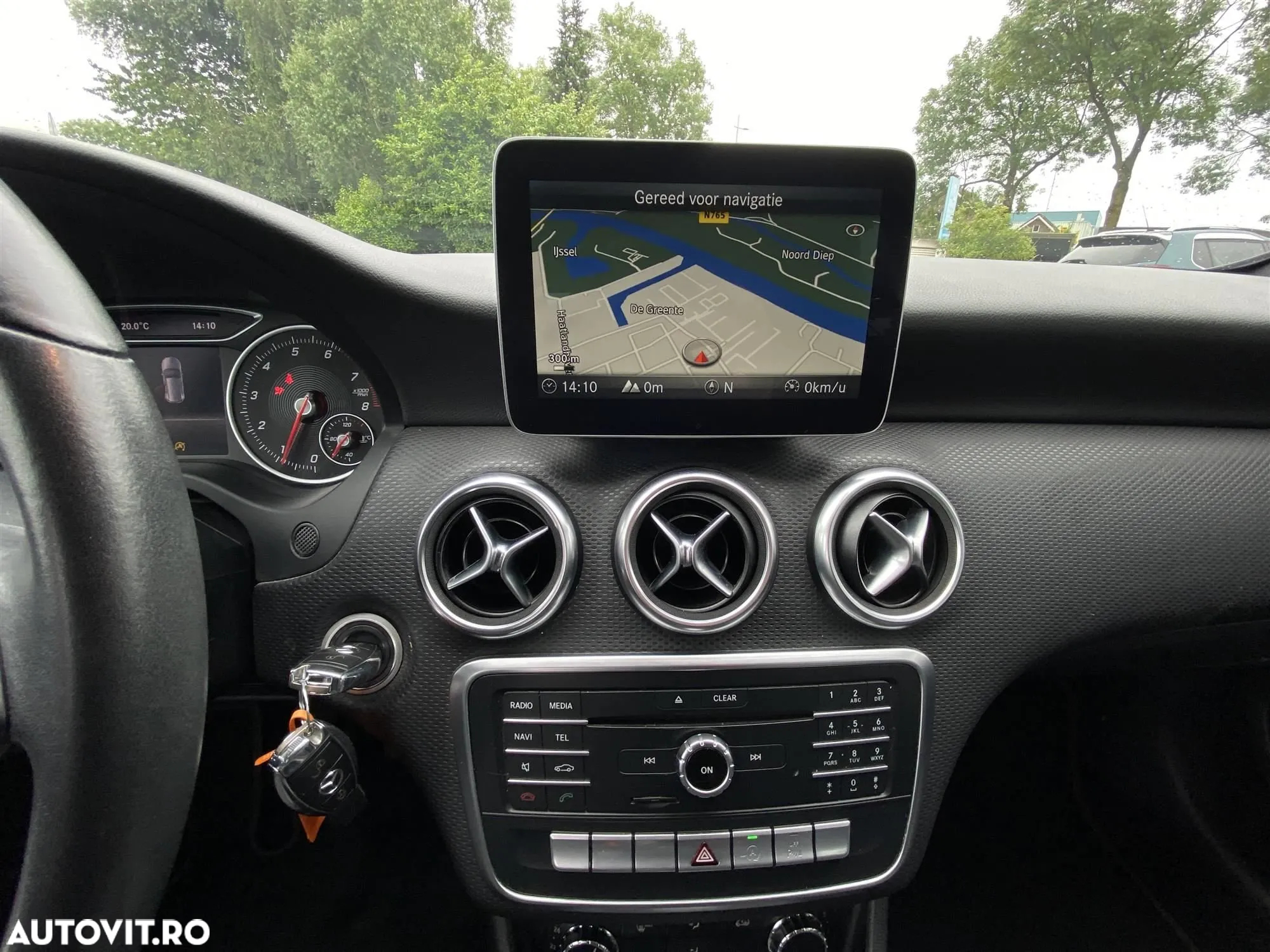 Mercedes-Benz A 180 (BlueEFFICIENCY) - 5