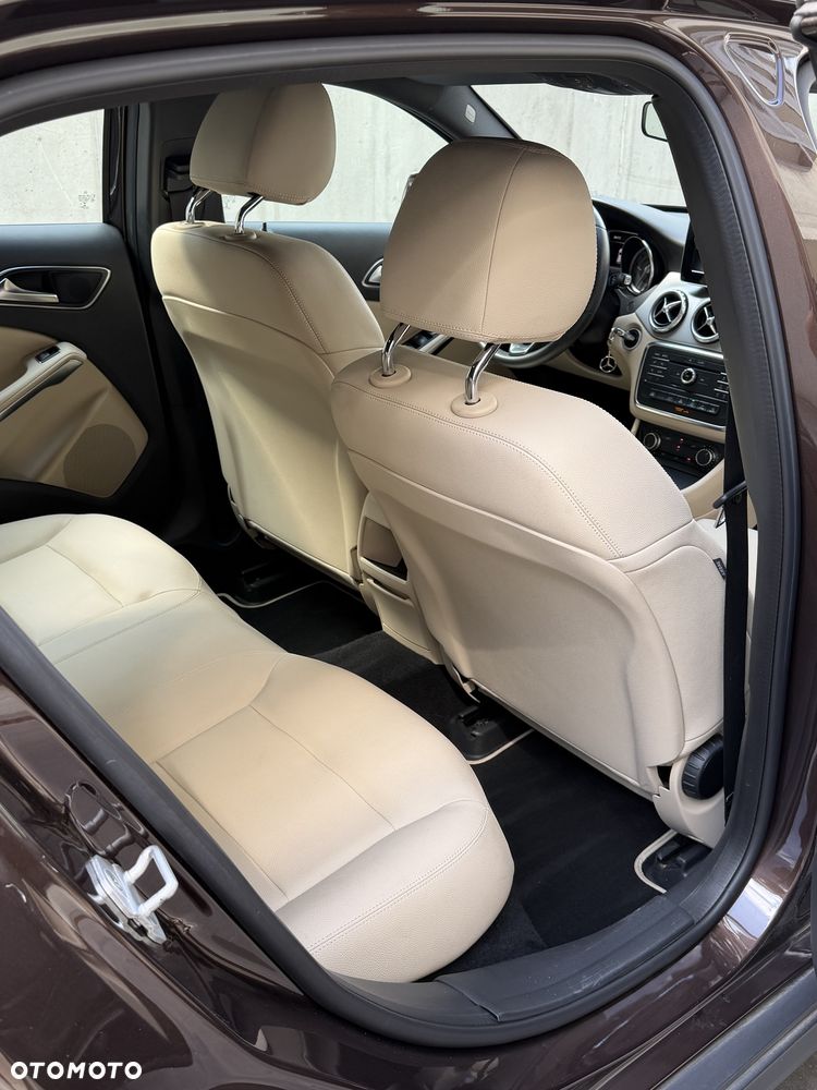 Mercedes-Benz GLA 250 4-Matic - 9