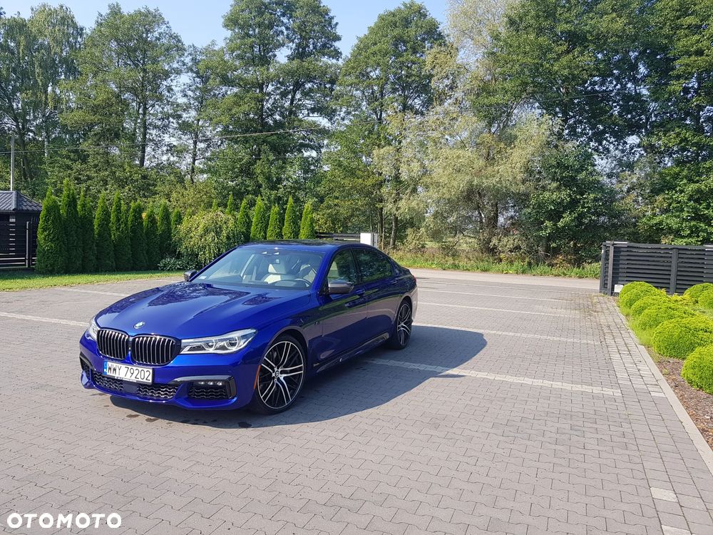 BMW Seria 7 750i - 1