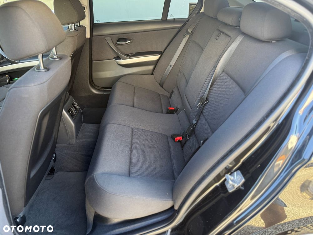 BMW Seria 3 - 36