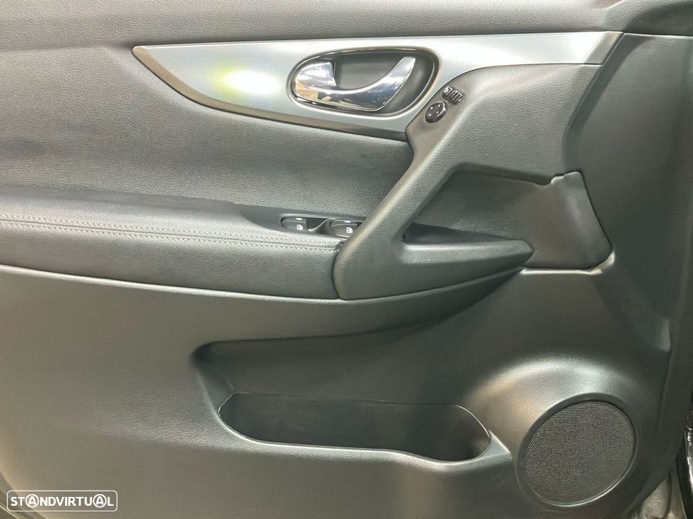 Nissan Qashqai 1.3 DIG-T N-Connecta - 19
