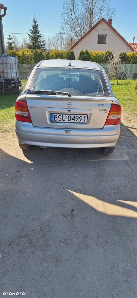 Opel Astra 1.6 - 4