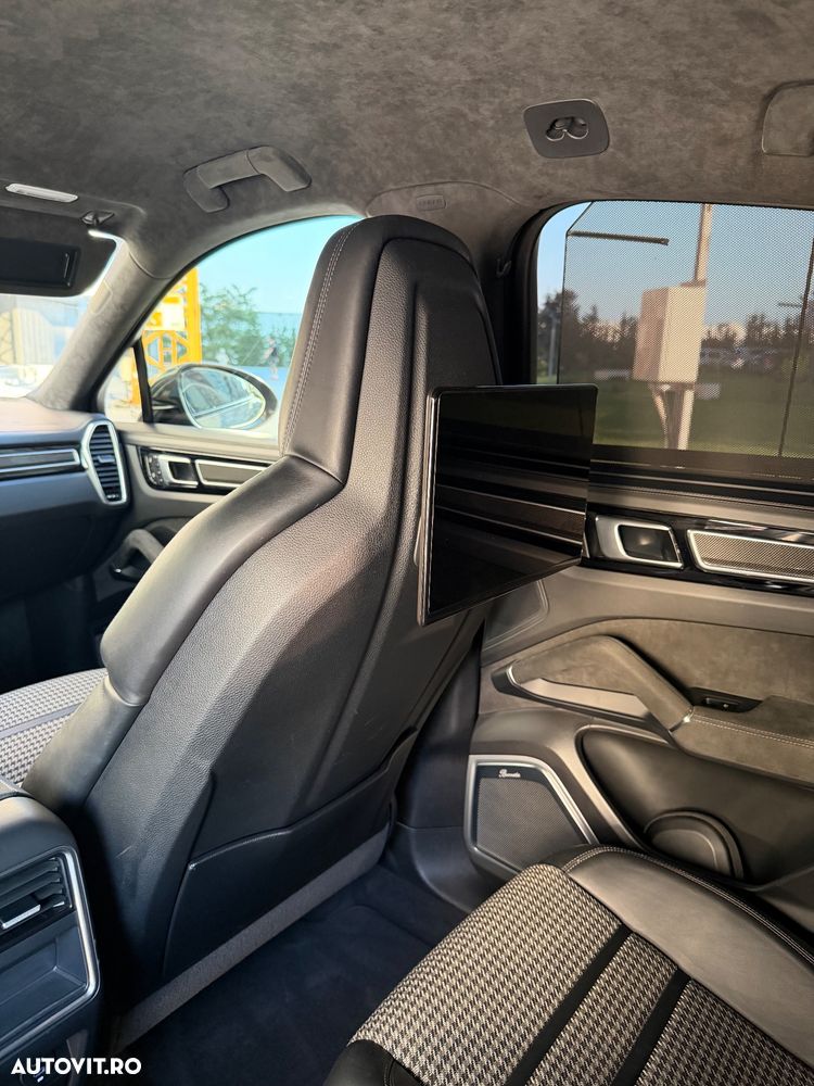 Porsche Cayenne - 15