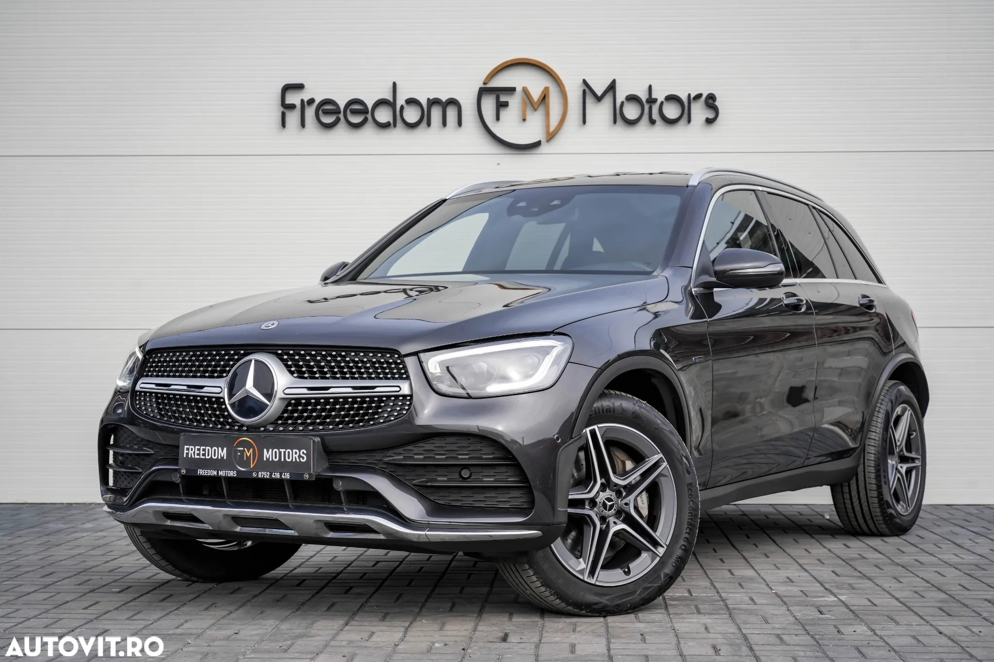 Mercedes-Benz GLC 300 e 4Matic 9G-TRONIC AMG Line Plus - 2